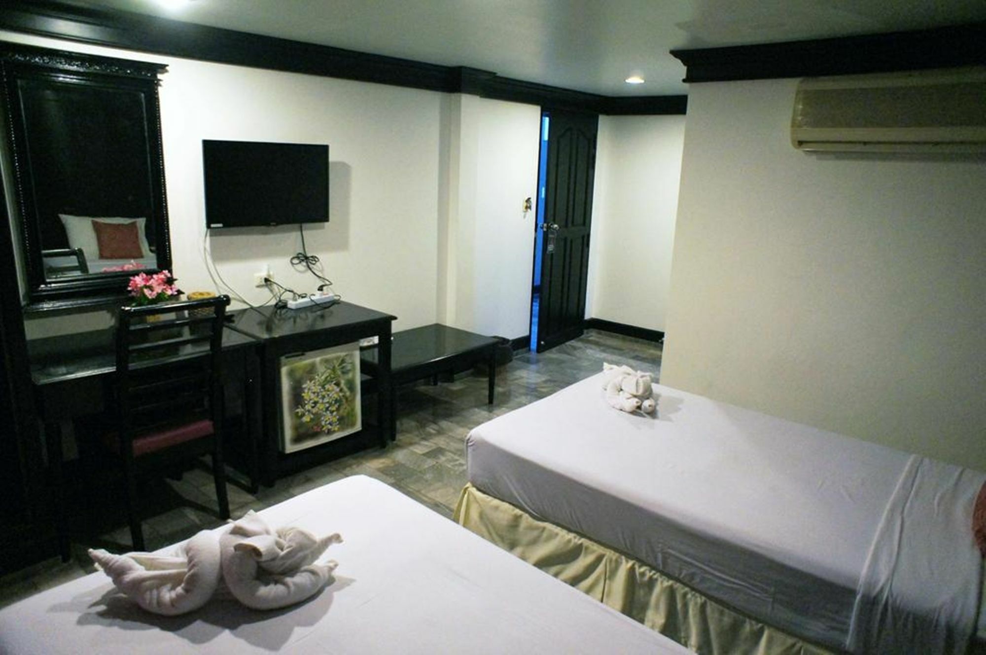 Patong Holiday Dream Hotel Extérieur photo